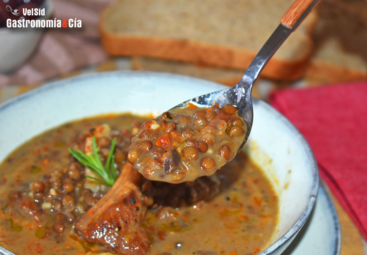 Lentejas con champiñones y costillas