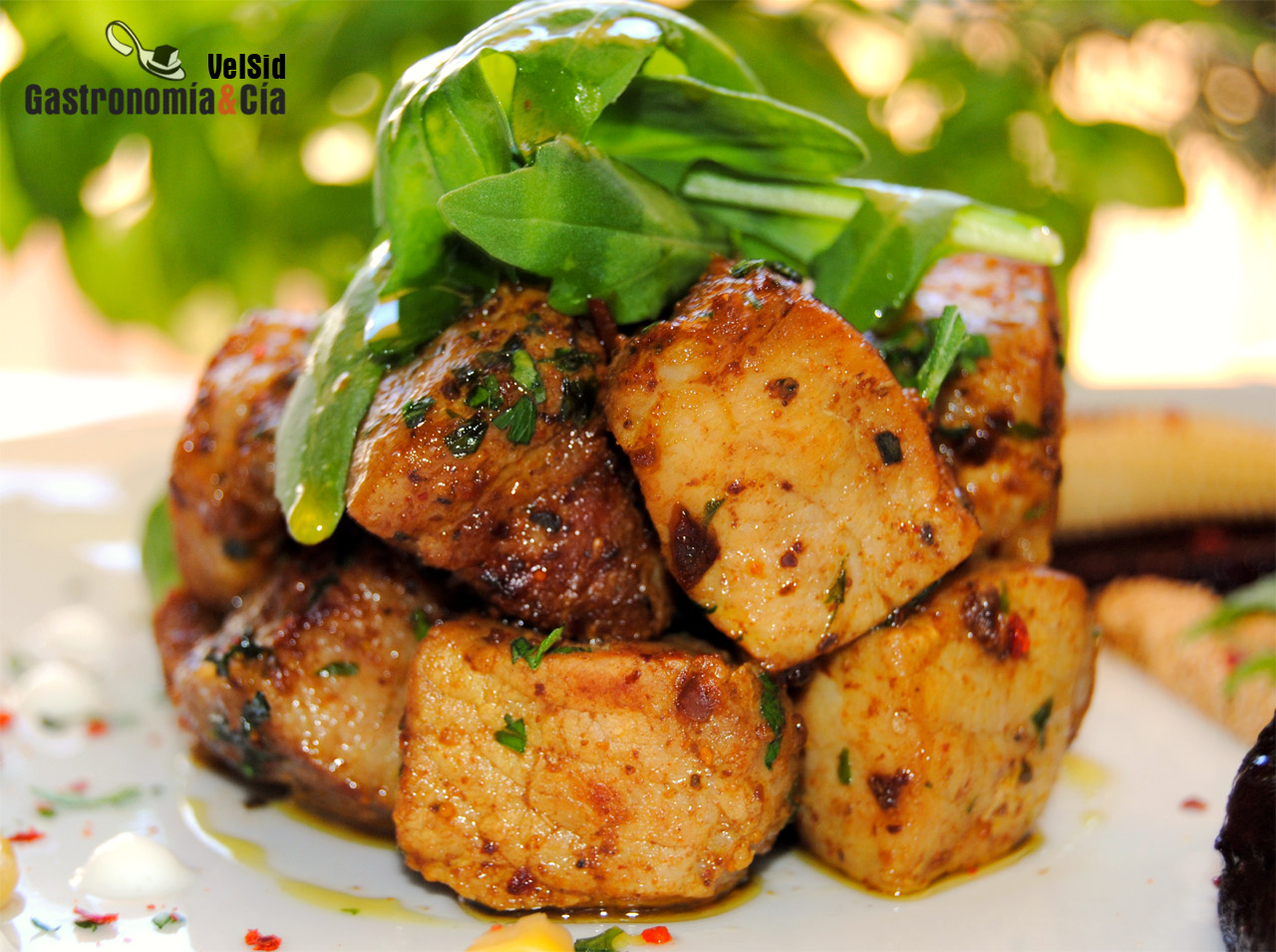 Lomo de cerdo con remolacha y maíz