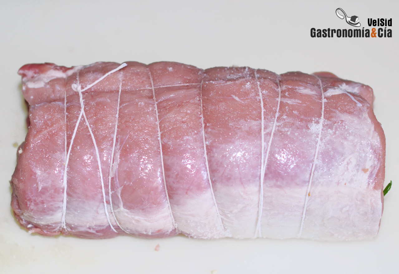 Lomo de cerdo relleno al romero 