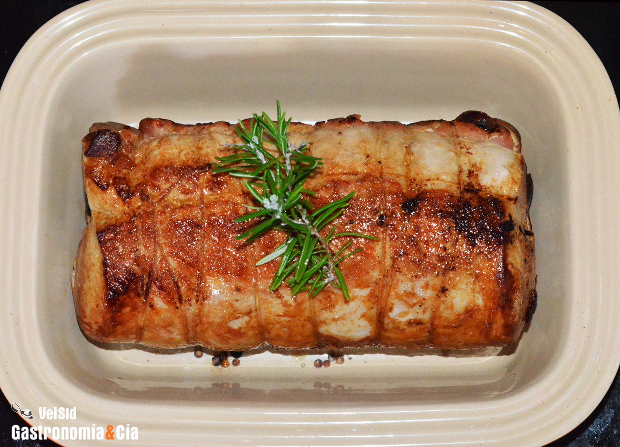 Lomo de cerdo relleno al romero 