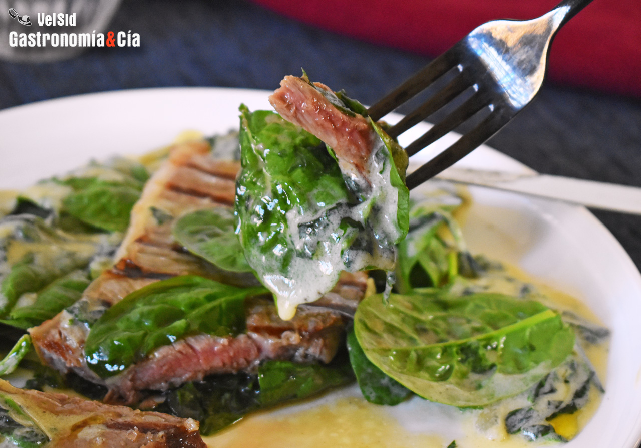 Lomo de ternera con salsa cremosa de espinacas y mascar