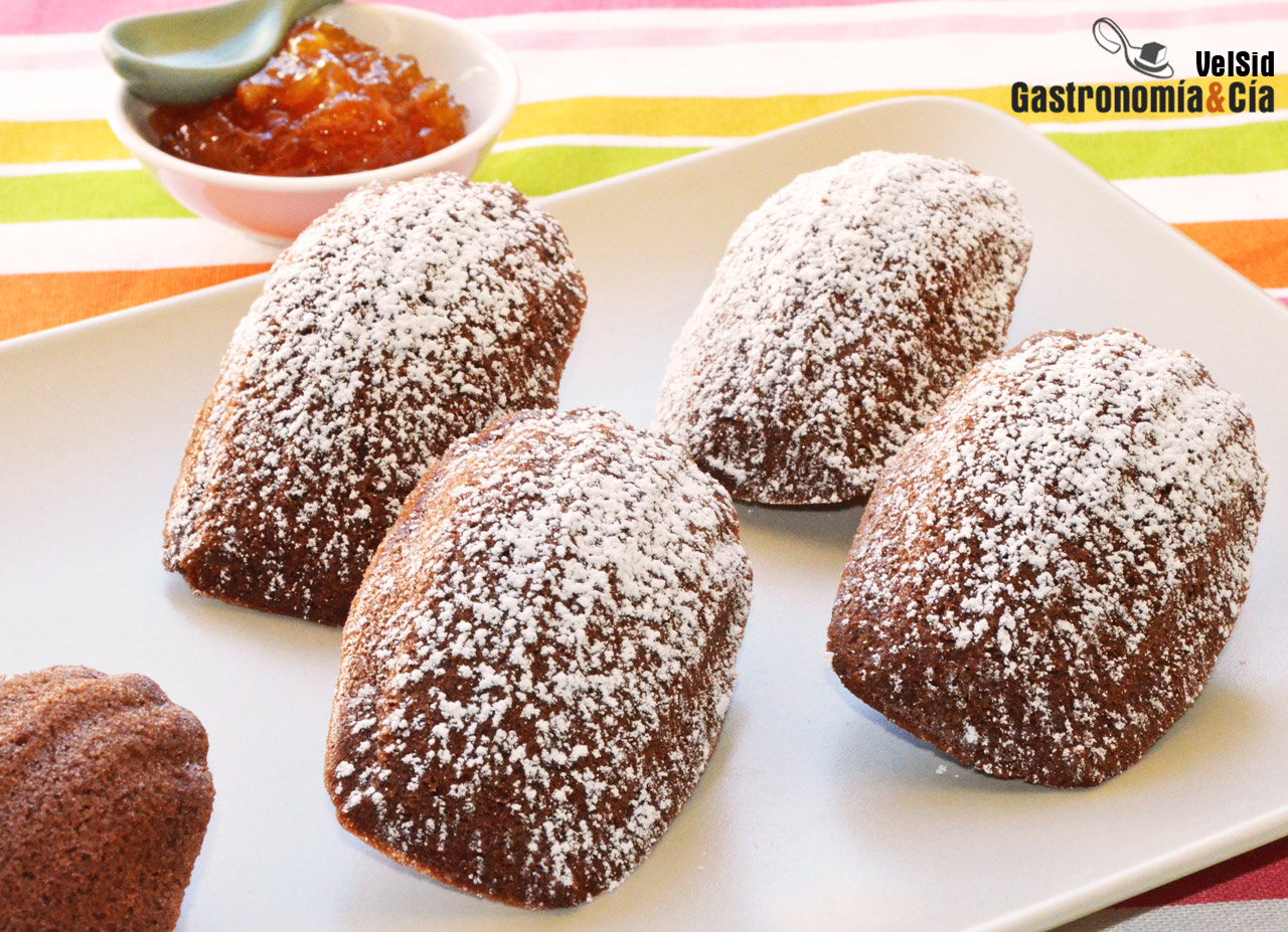Madeleines de chocolate y naranja