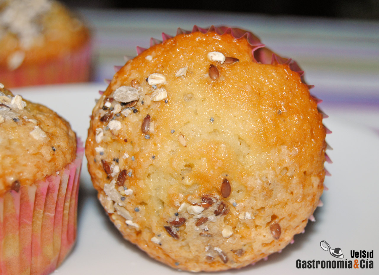Magdalenas con avena y semillas