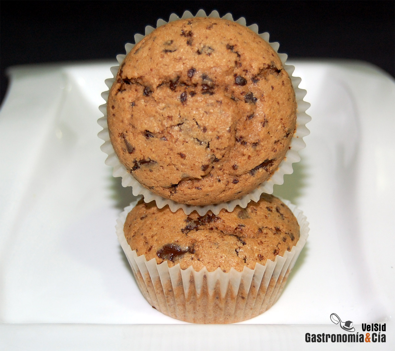 Magdalenas de chocolate y cacahuete