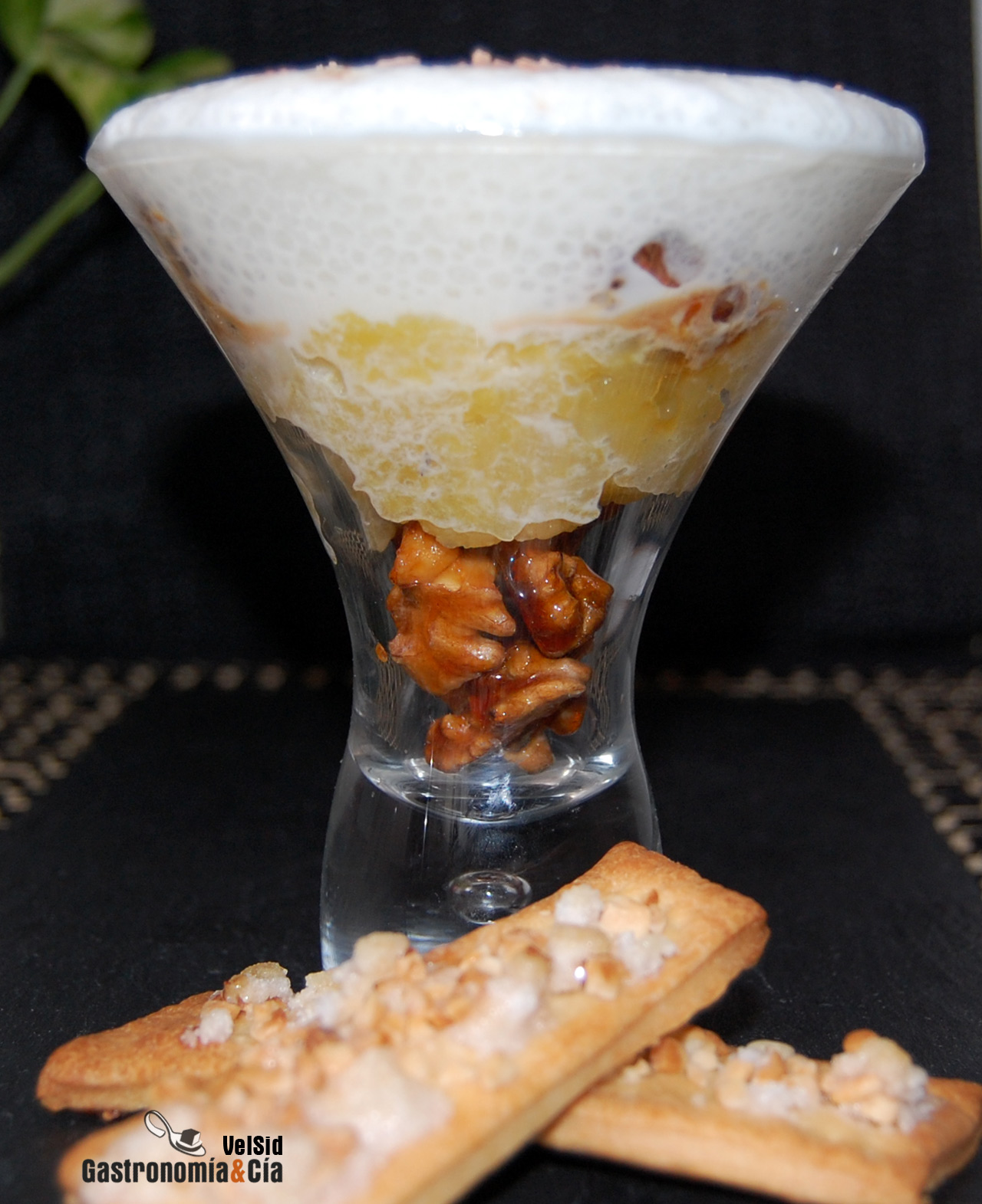 Mousse de requesón con manzana asada