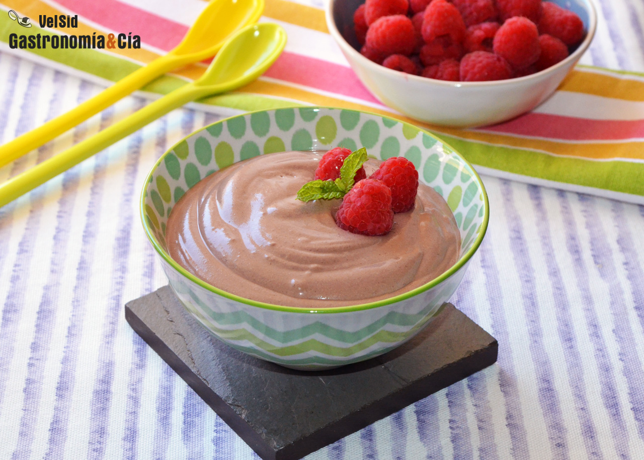 Mousse de chocolate y avellanas vegana