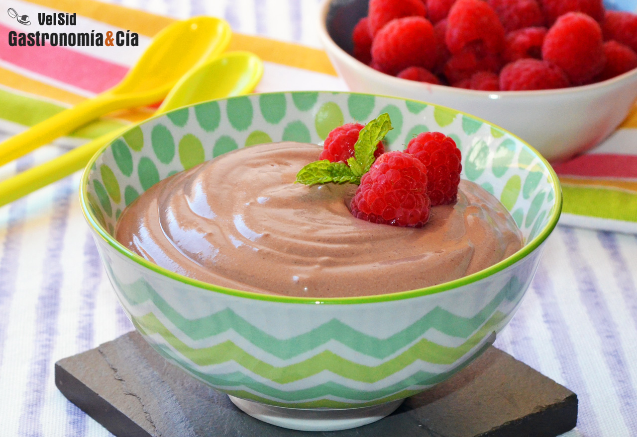 Mousse de chocolate y avellanas vegana
