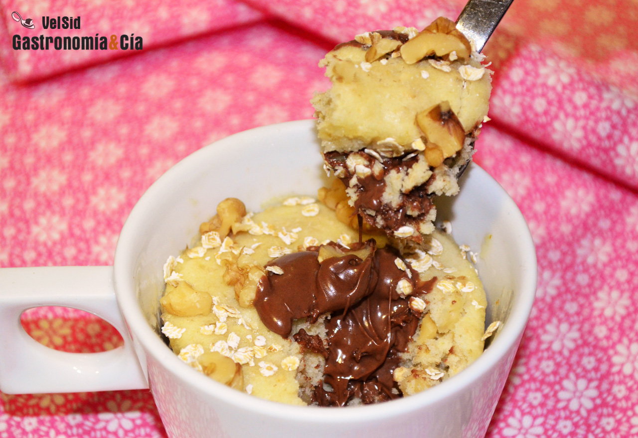 Bizcocho de avena y Nutella en taza