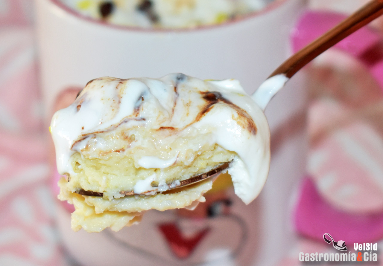 Mugcake de limón rico en proteínas