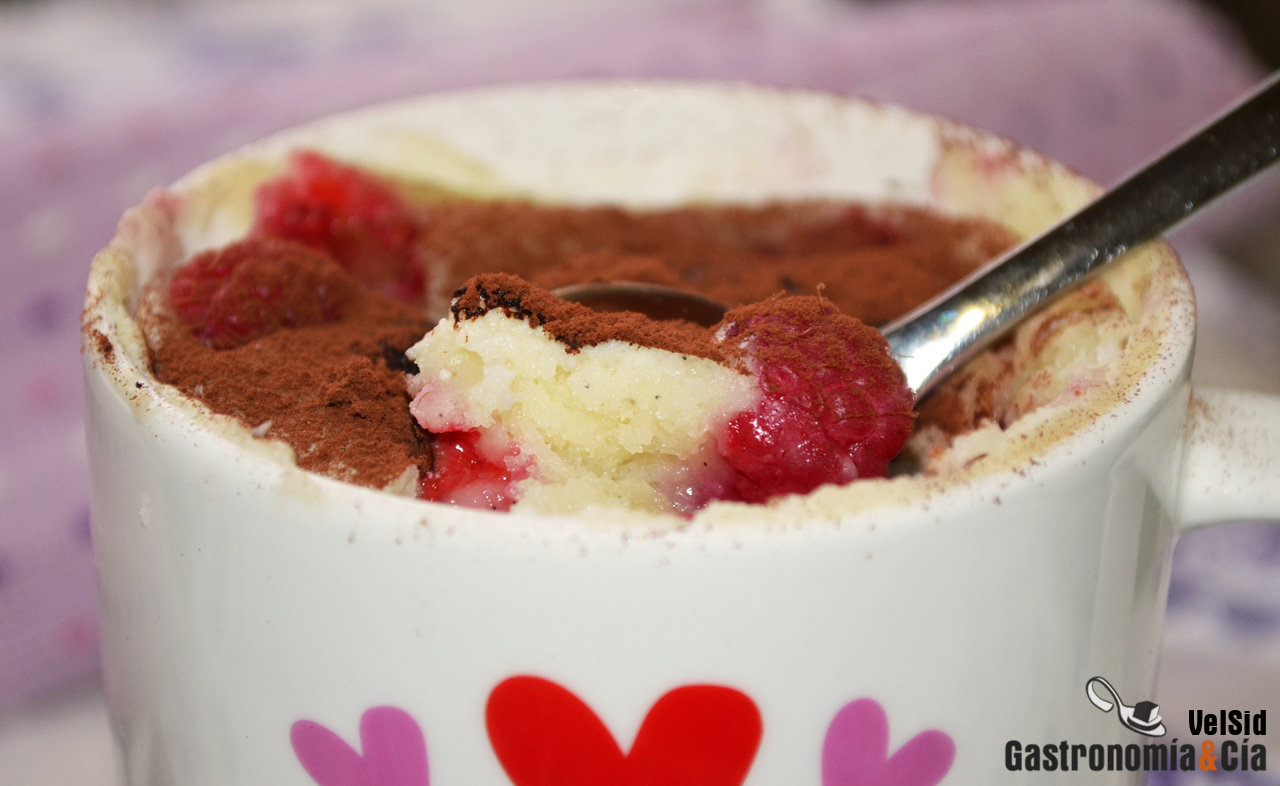 Mugcake de queso y frambuesas