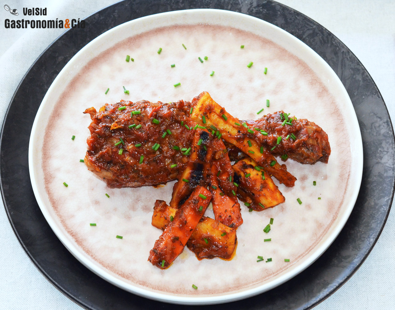 Muslos de pavo a la cazuela con sidra y compota de toma