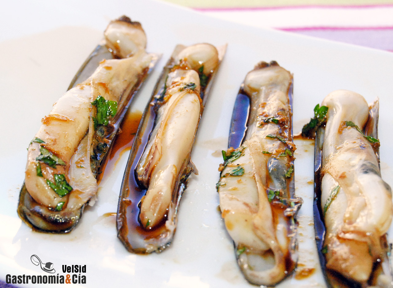 Navajas con salsa de soja