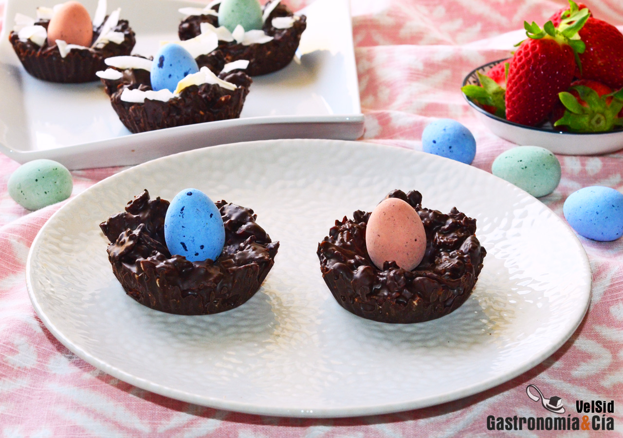 Nidos de Pascua de chocolate y frutos secos