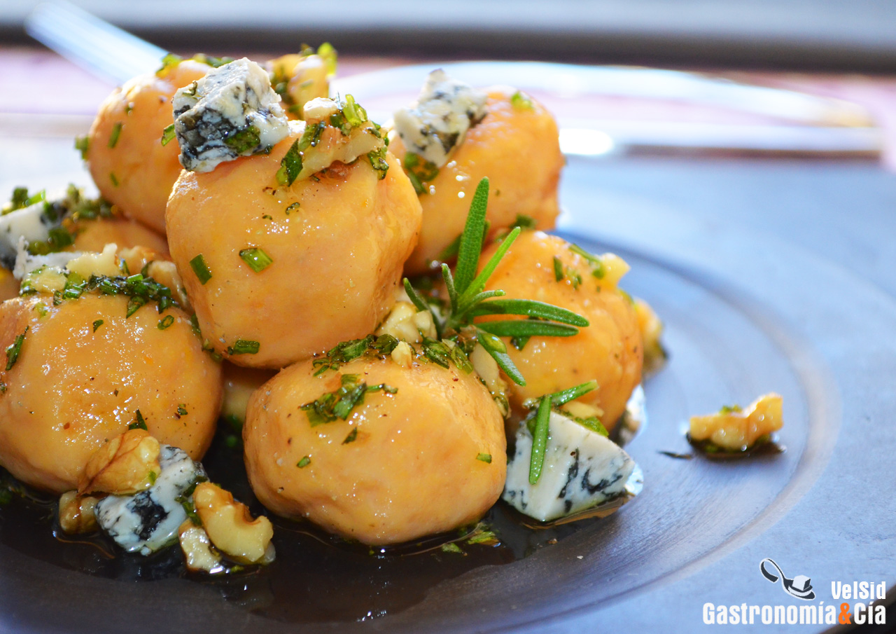 Gnudi de boniato y parmesano con queso de Valdeón y nue