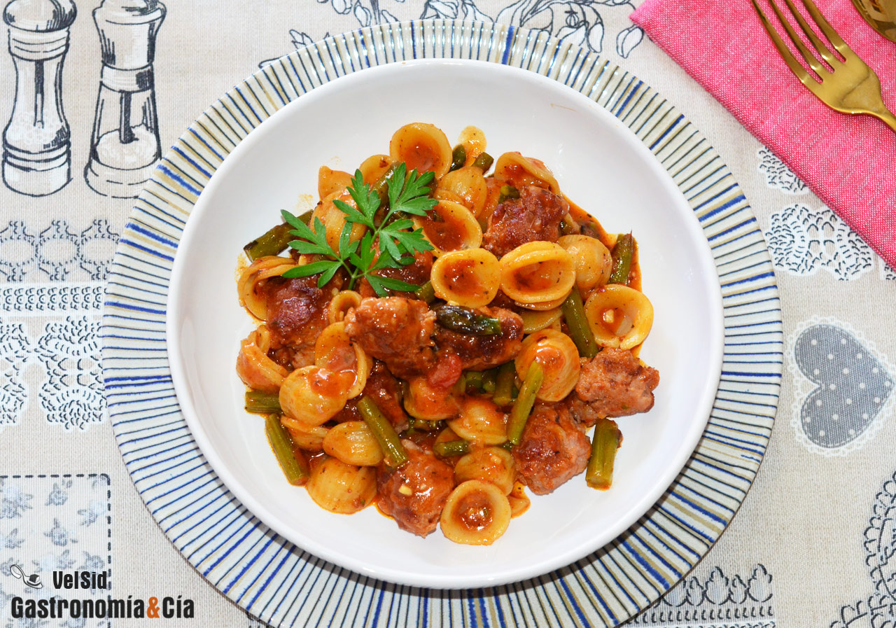 Orecchiette con butifarra ‘esparracada’ y espárragos