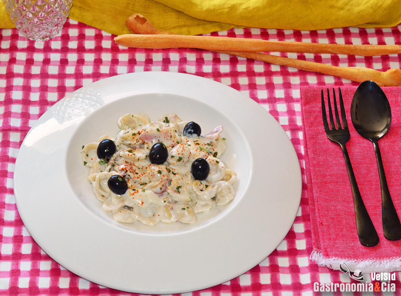 Orecchiette con panceta y gorgonzola