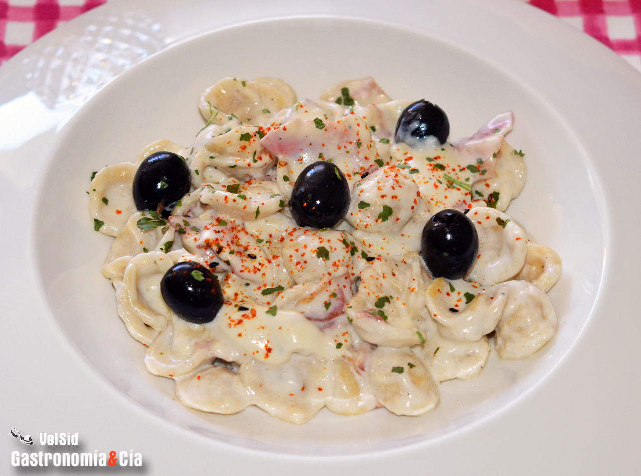 Orecchiette con panceta y gorgonzola
