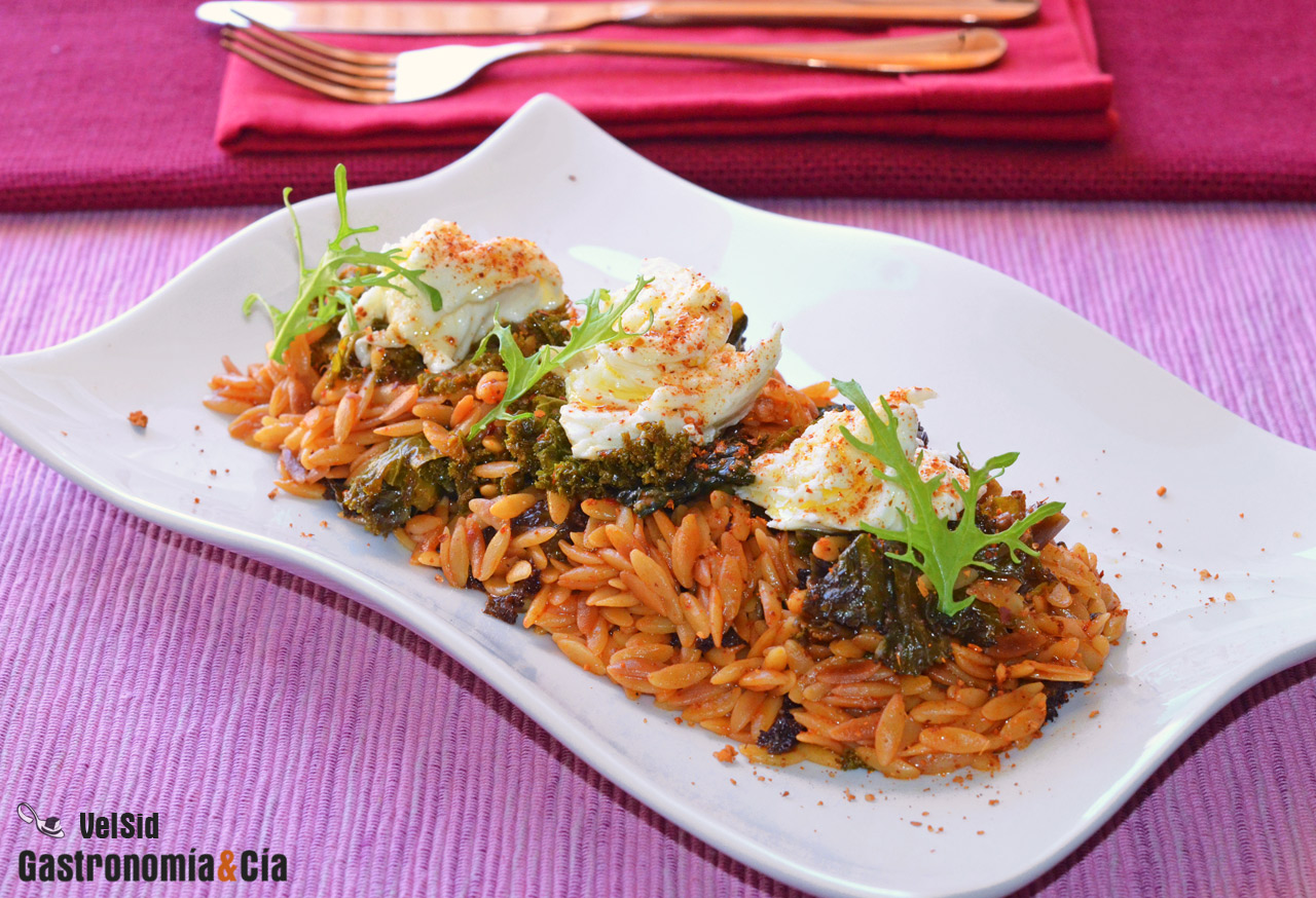 Orzo con col kale y mozzarella