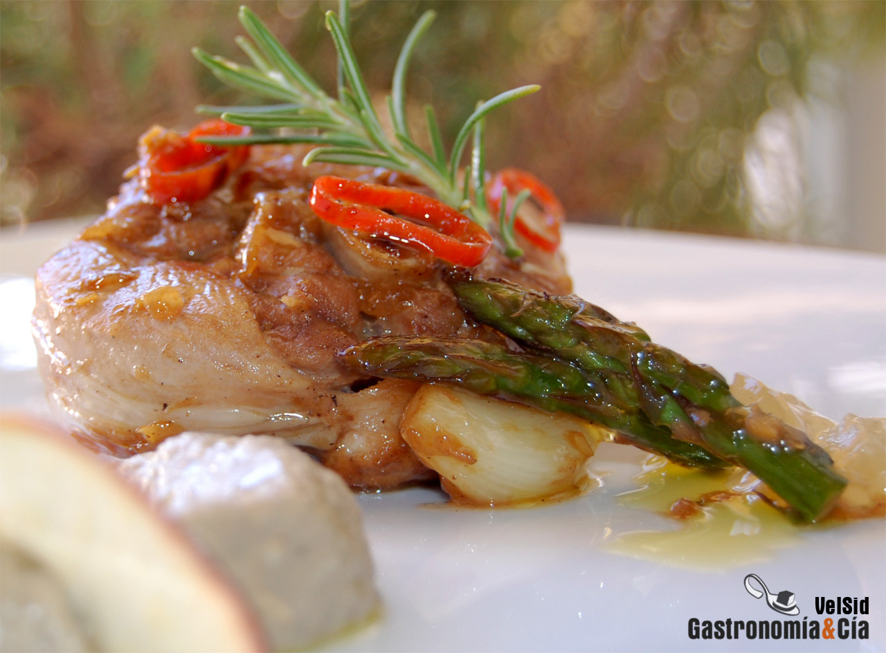 Ossobuco con romero, jengibre y baba ghanoush