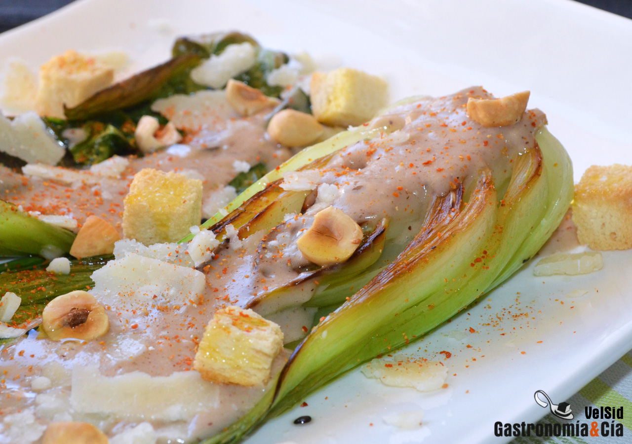 Pak choi con soubise de avellanas