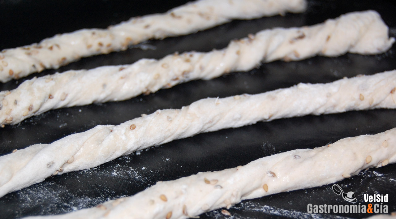 Palitos de pan con sésamo y anís