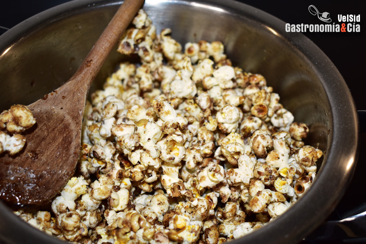 Palomitas de maíz dulces con especias