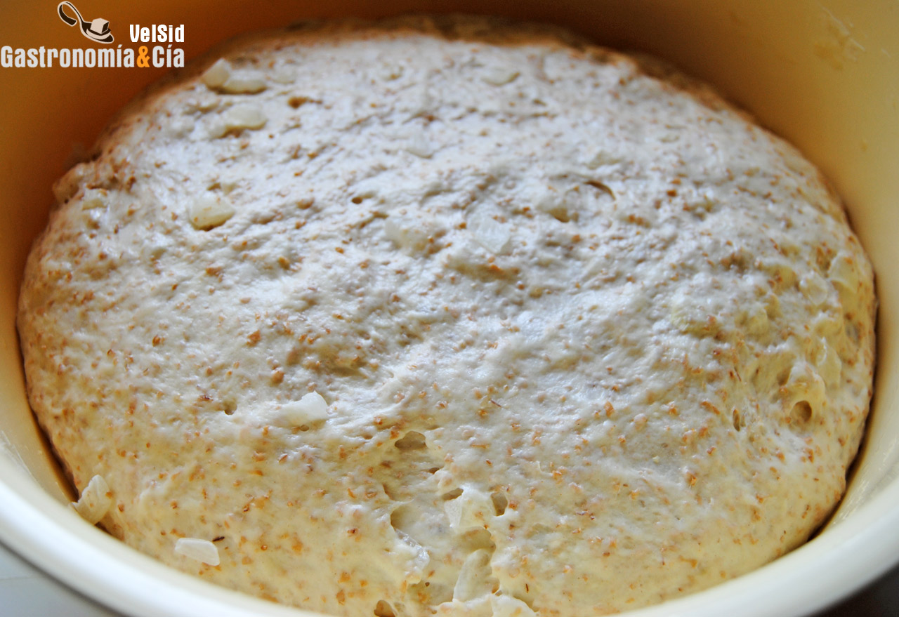 Pan de cebolla y laurel