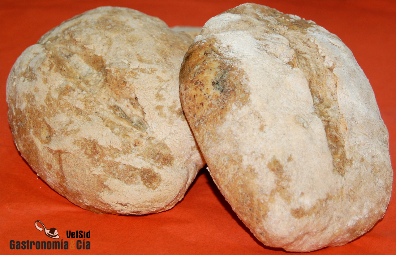 Pan de centeno y tapenade