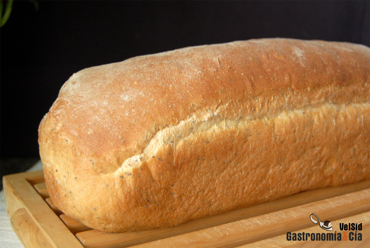 Pan de molde con semillas de amapola