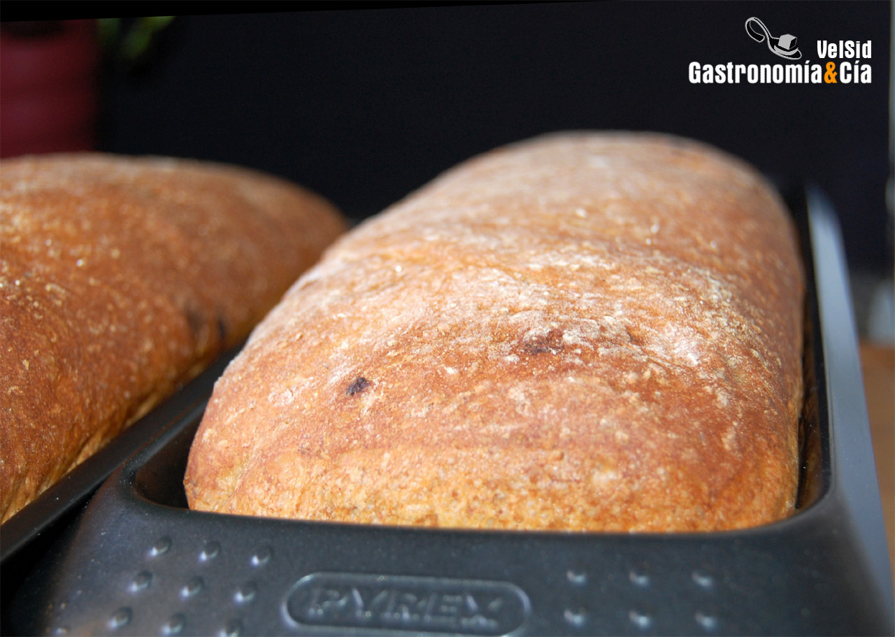 Pan de molde con pasas y yogur