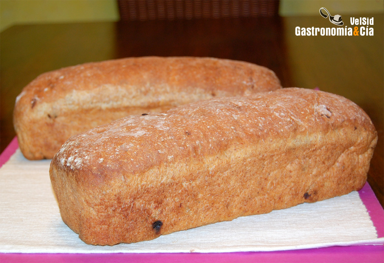 Pan de molde con pasas y yogur