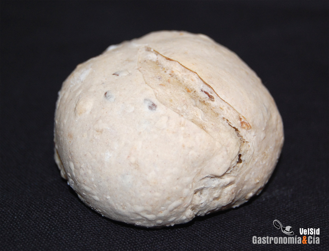 Panecillos de pipas, avena y linaza