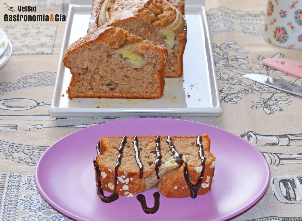 Bizcocho de plátano, espelta y miel