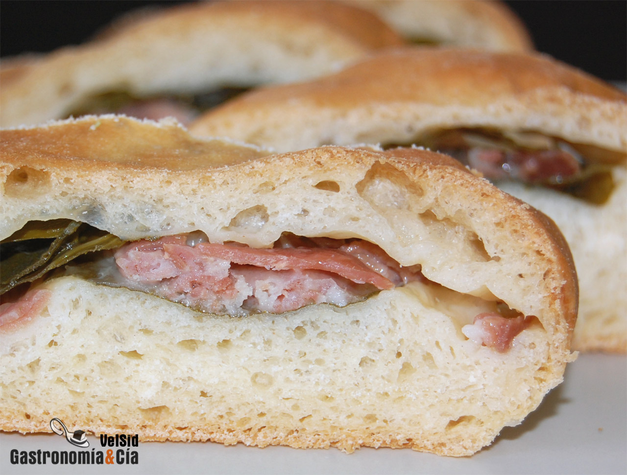 Pan relleno de espinacas y jamón