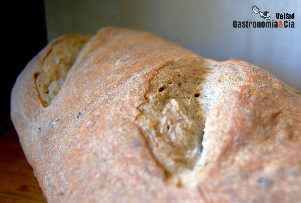 Pan rústico con linaza