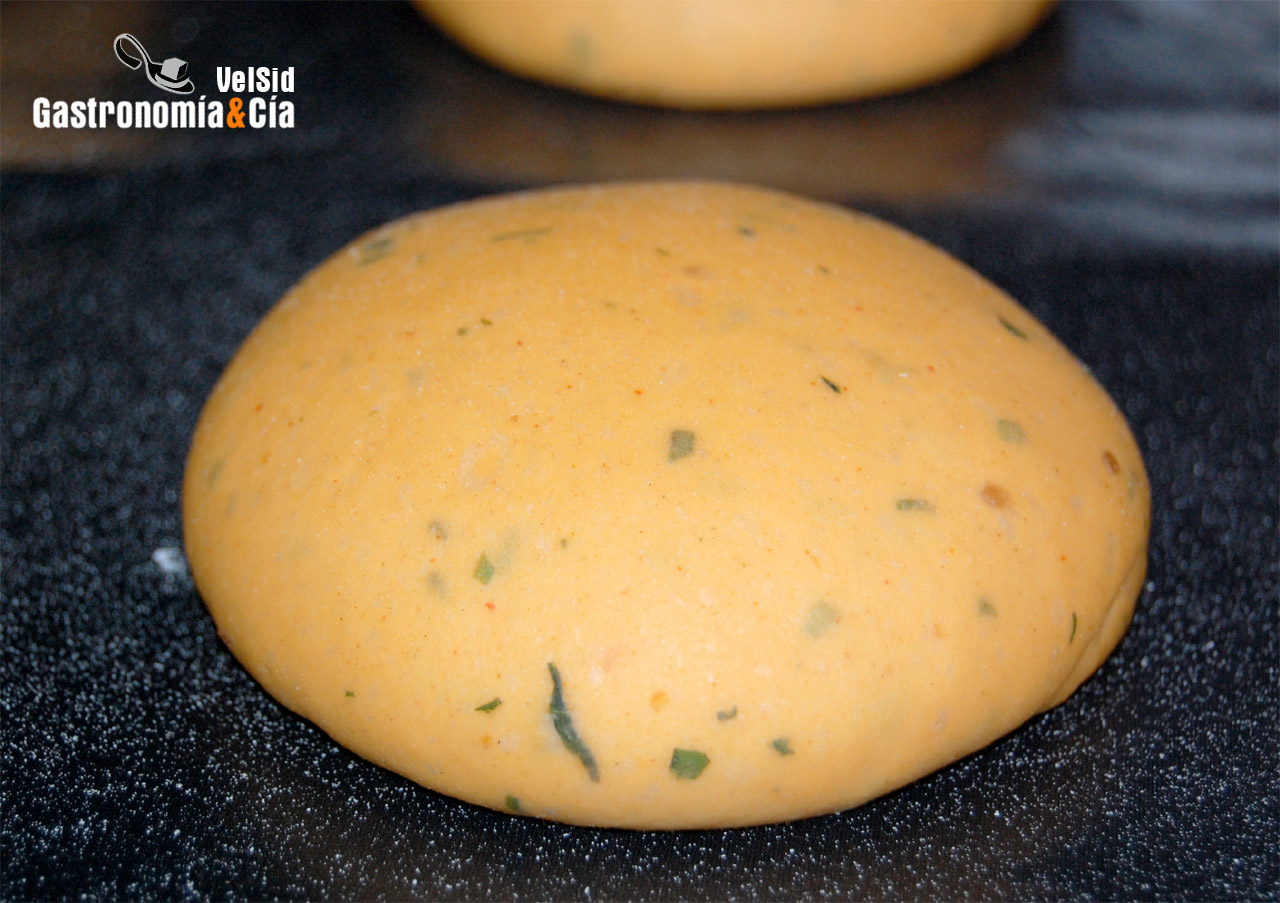 Pan de tomate y albahaca
