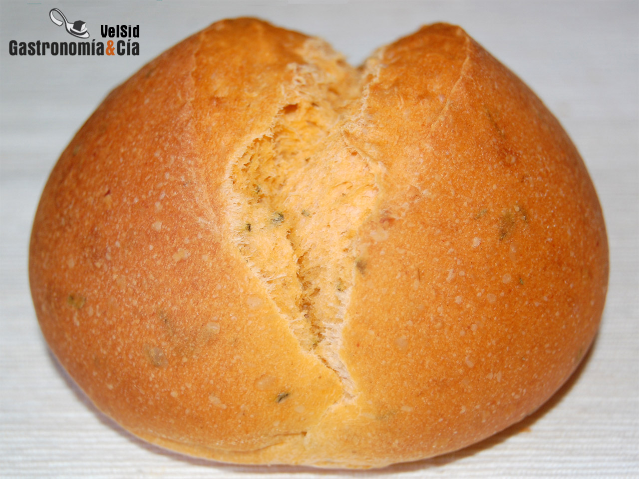 Pan de tomate y albahaca