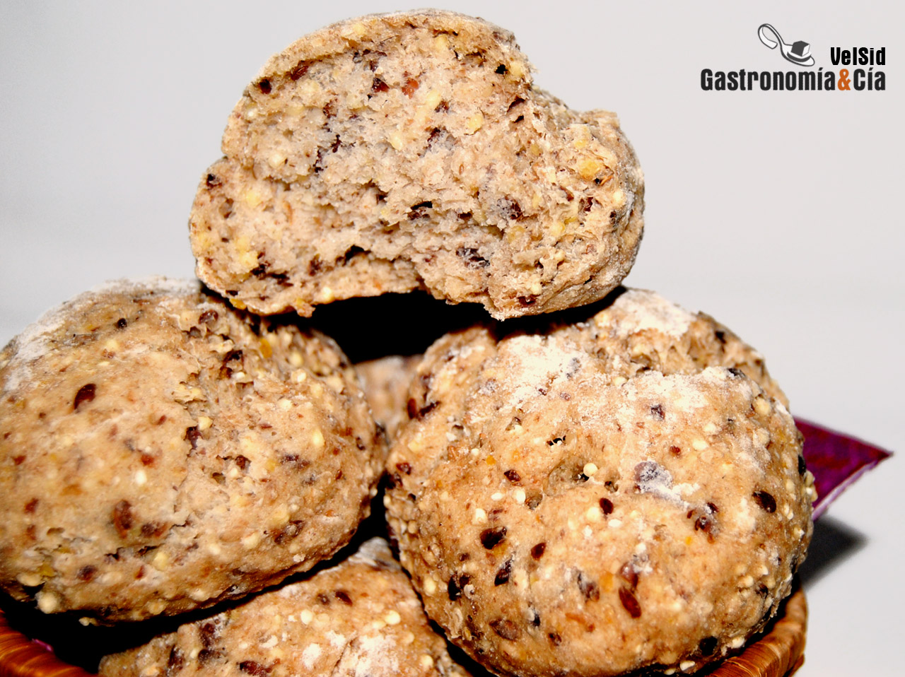 Panecillos de cereales y semillas