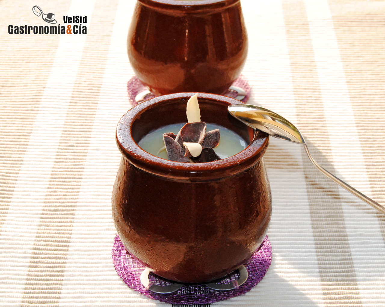 Panna cotta de lima y cardamomo