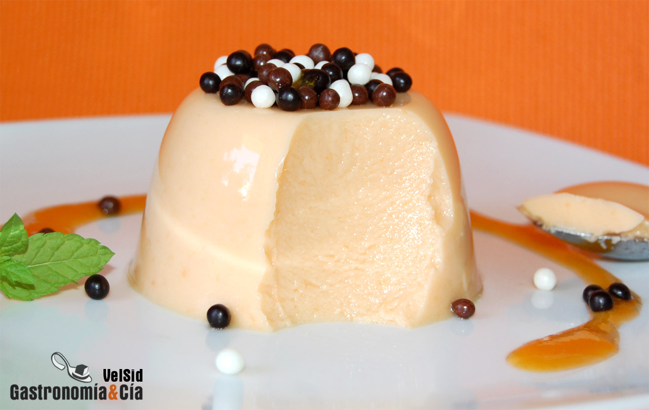 Panna cotta de albaricoques con su coulis
