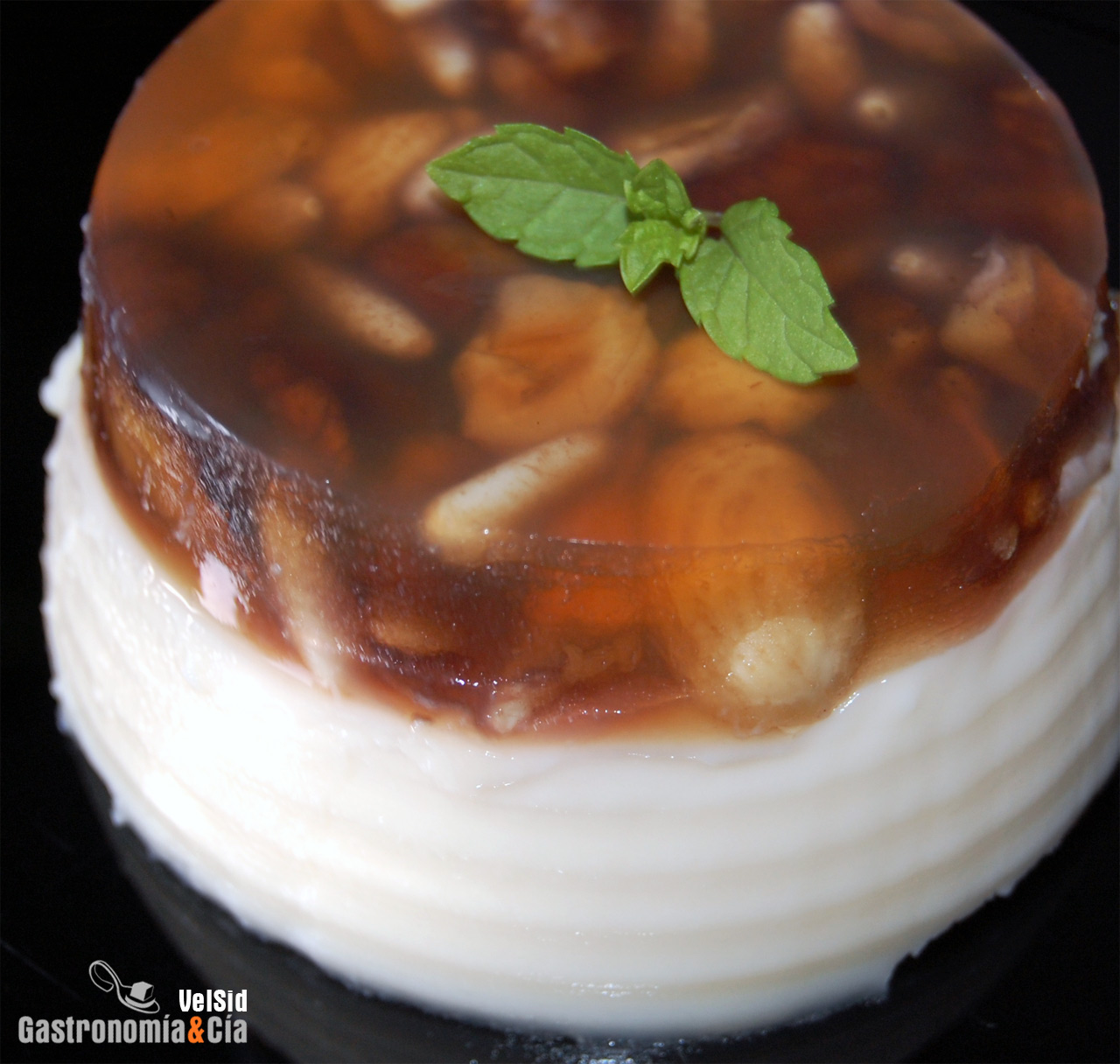 Panna cotta con frutos secos 