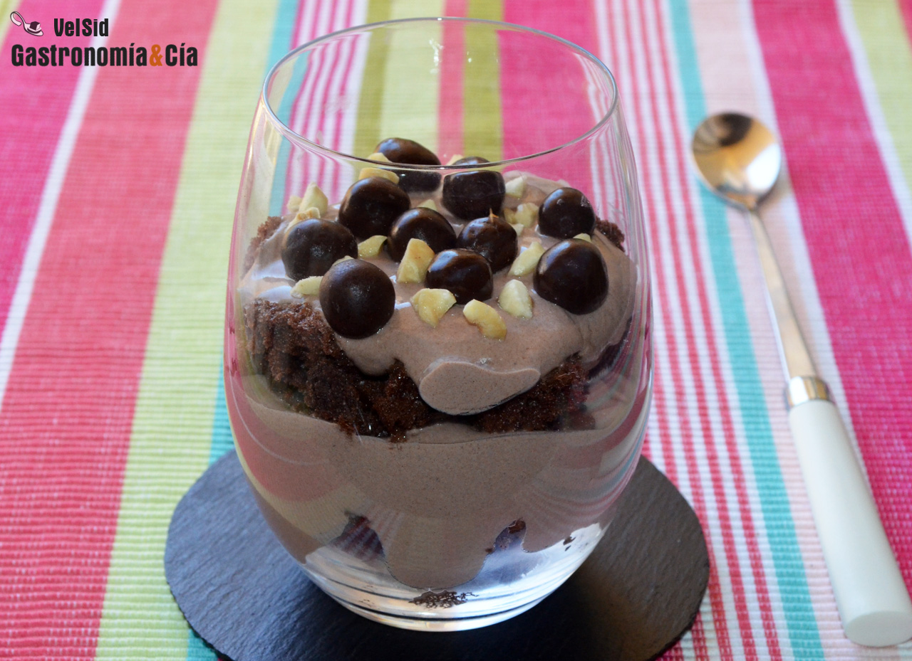 Parfait de chocolate, queso y amaretto
