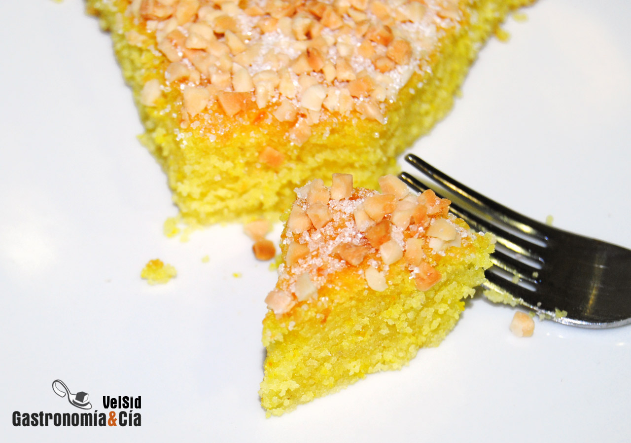 Pastel de sémola con almendras