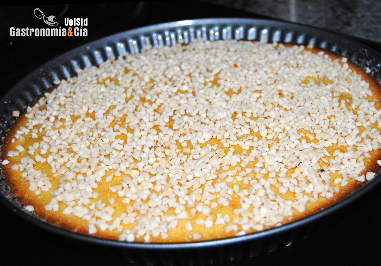 Pastel de sémola con almendras