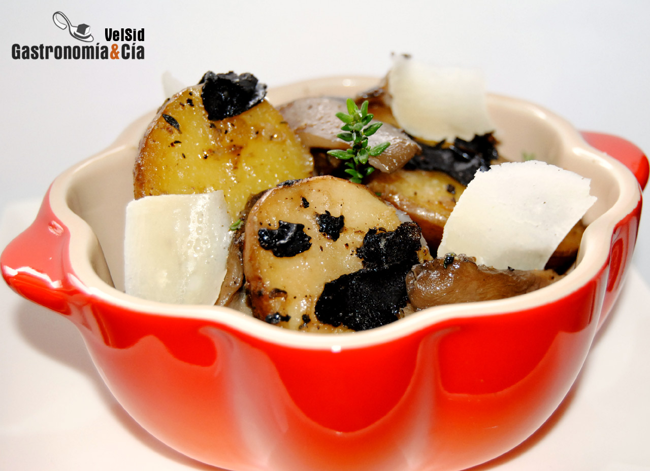 Patatas cherie con setas, trufa y parmesano