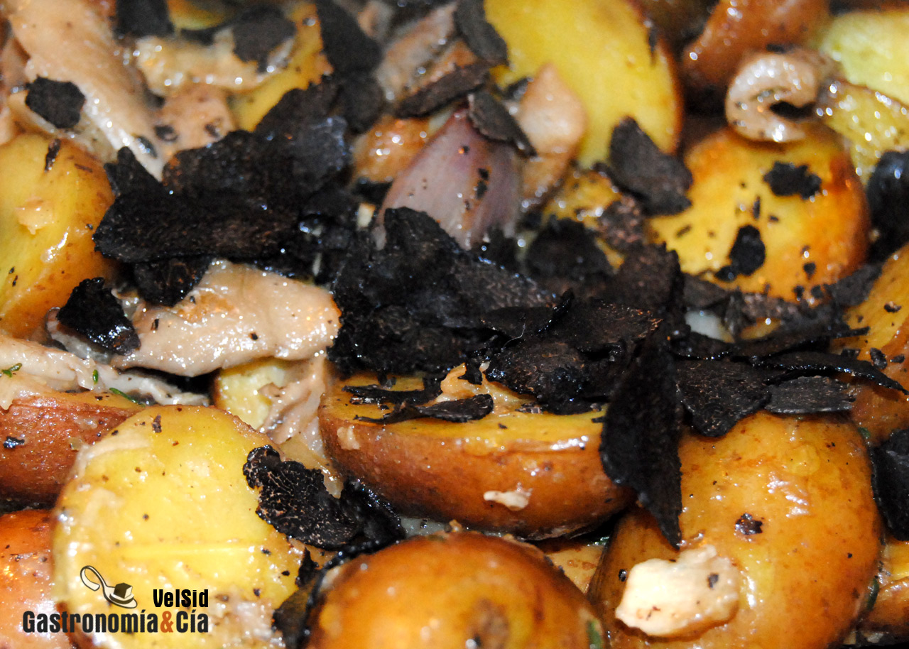 Patatas cherie con setas, trufa y parmesano
