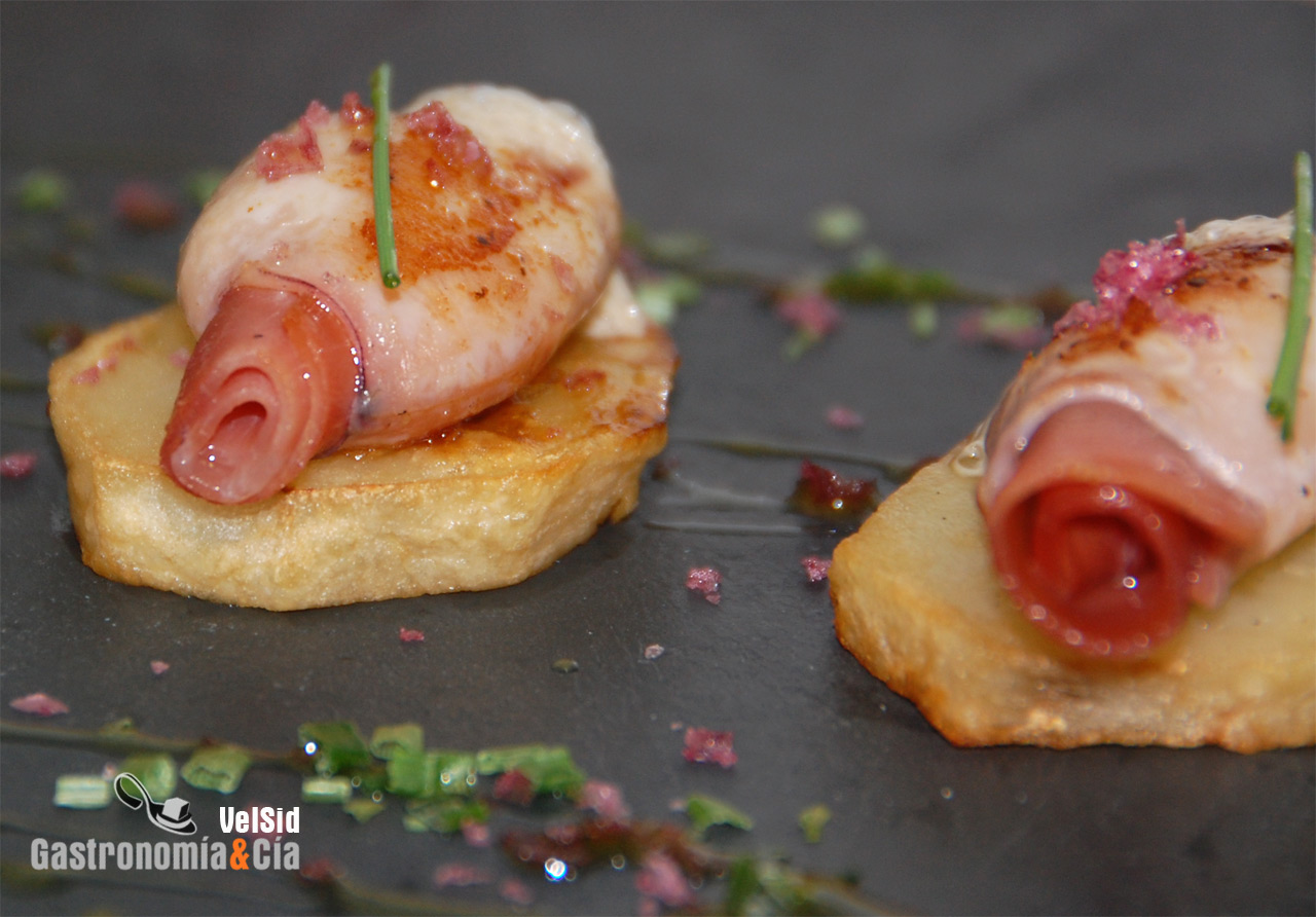 Patata confitada con chipirón relleno de jamón y aire d