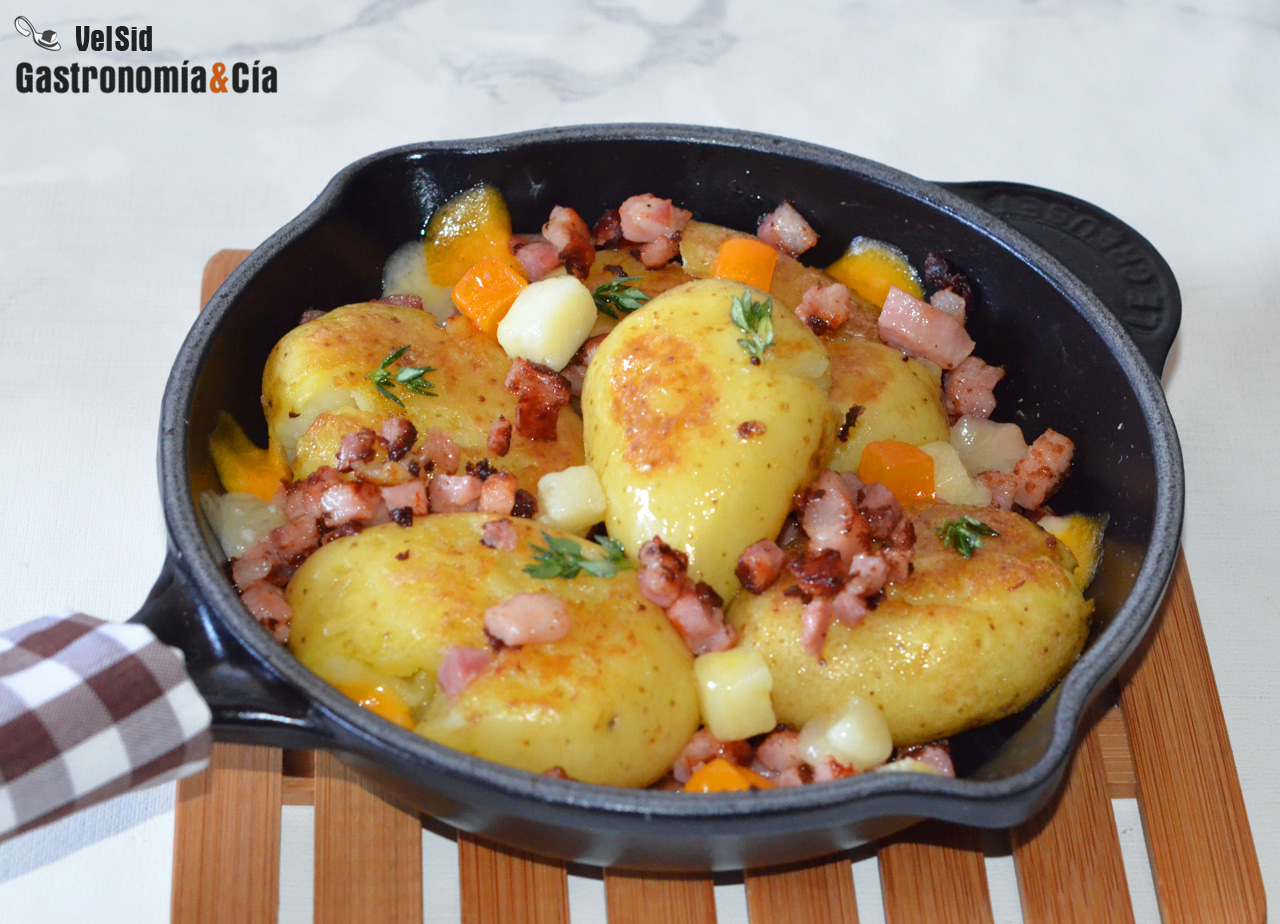 Patatas crujientes con bacon y queso cheddar