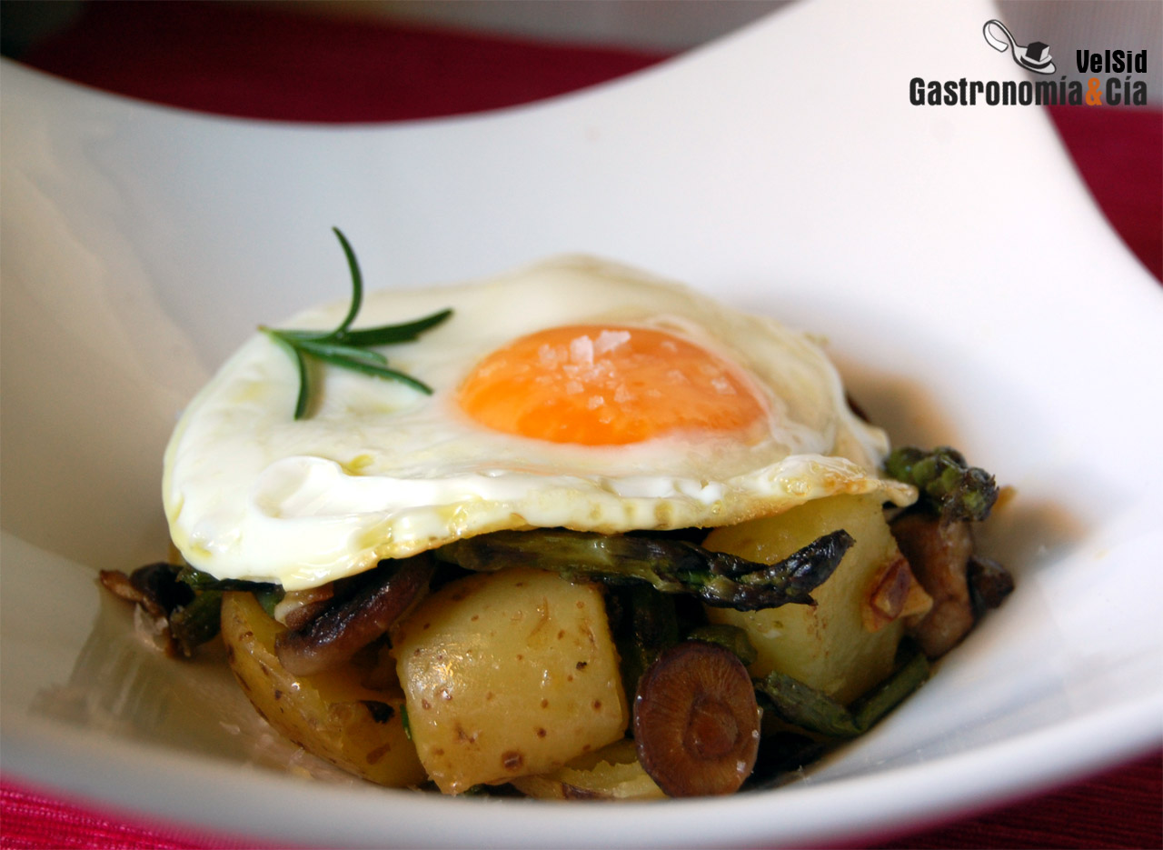 Receta de Patatas salteadas con huevo a la plancha