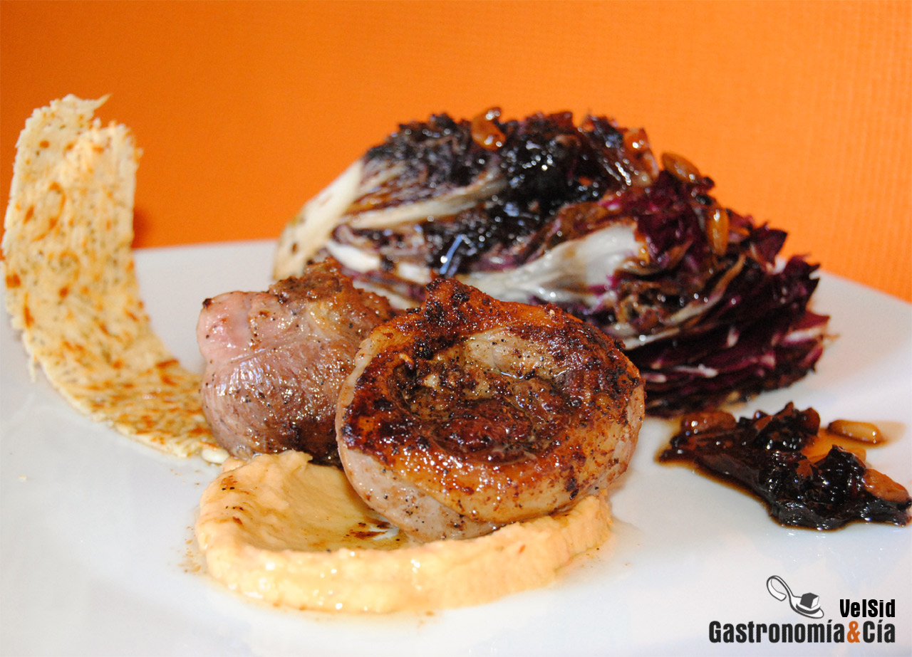 Pato con puré de chirivía y achicoria con agridulce de 